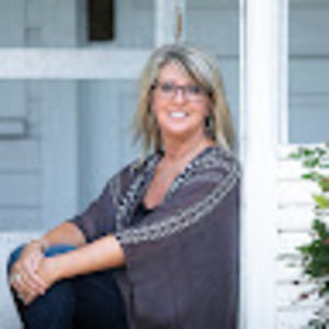 Meet your Posher, Delynn